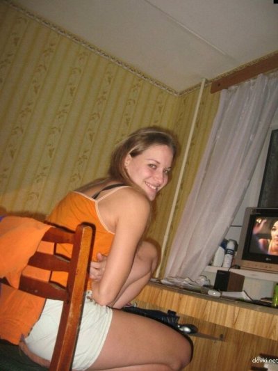 Студентка расплачивается телом за жилье: милфа в деле!