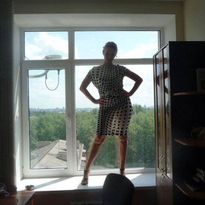 Подруга надоело на работе, пора развлечься!