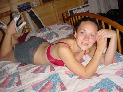 Приватные снимки сексуальной красотки: домашнее порно на камеру