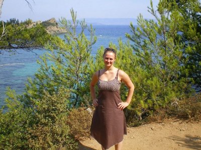 Деревенская девушка сняла одежду