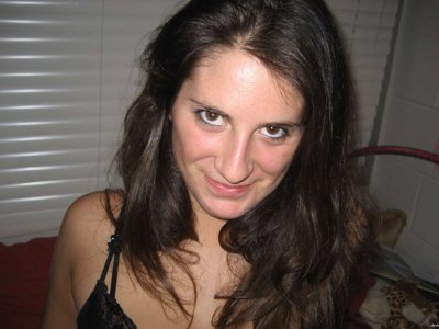 Сисястая красотка отсасывает толстый хуй