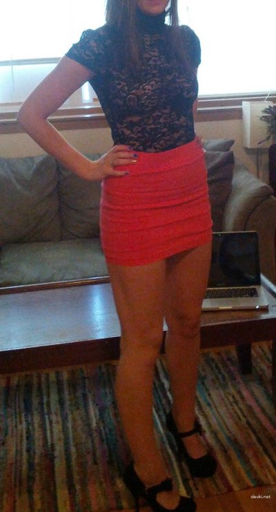 От возбуждения трахнул свою возлюбленную сестру в комнате