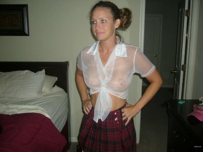 Малышка обожает принимать на себя белую жидкость