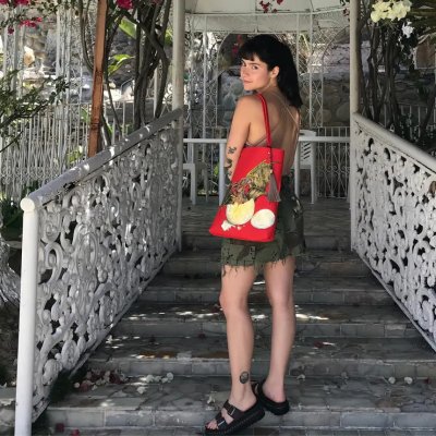 Жаркие истории: красавица умело удовлетворяет партнера