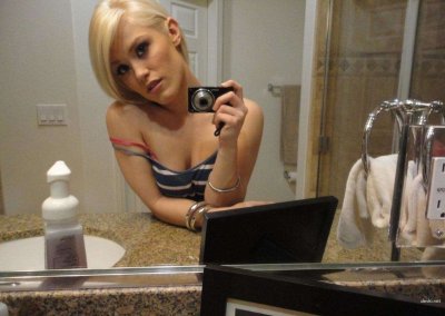 Интим с очаровательной блондинкой прямо у вас дома!