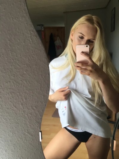 Искусные снимки обворожительной молодой леди