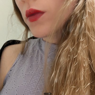 Сексуальная пилотка сексапильной молодой леди - наслаждайся!