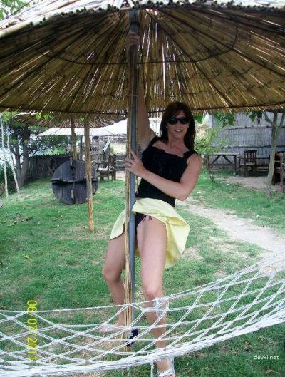 Сексуальная красотка ждет тебя!