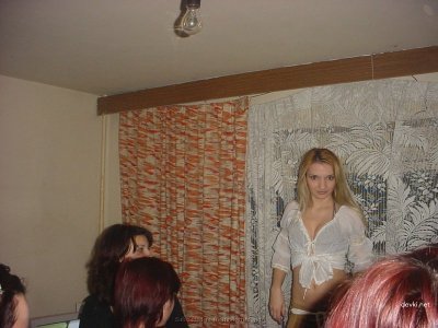 Развратница из студенческого общежития: запретные удовольствия