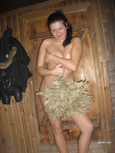 Шаловливая крошка в парной