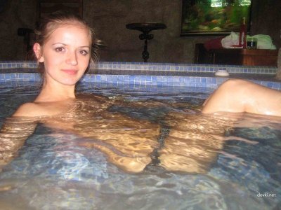 С девушкой отправился в банный клуб