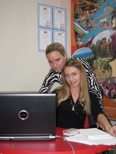 Сексуальные снимки тонкой дамы с гладкой интимной зоной