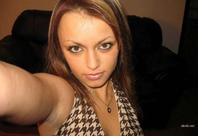 Сексуальные видео с голой красоткой в домашней обстановке