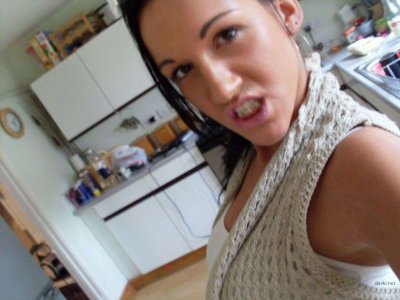 Личные снимки девчонок, замешанных в оргиях - живые фото вечеринок