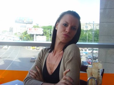 Сексуальная студентка занимается самоудовлетворением овощем