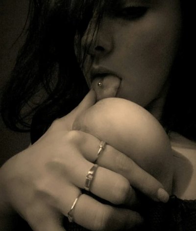 Сиськи с соблазнительным соском - обольстительное зрелище!