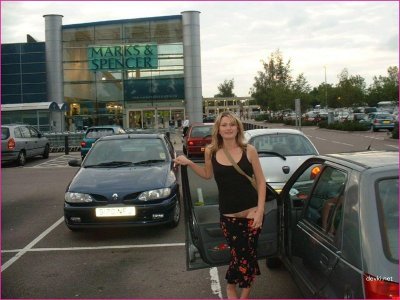 Дырка пронизана различными предметами