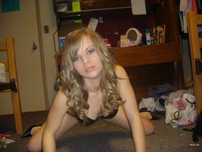 Интимные снимки прекрасной красавицы: откровенные фото 18+