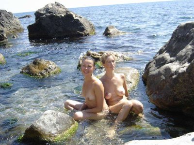 Шаловливые морячки: эксклюзивное видео с брюнеткой и блондинкой