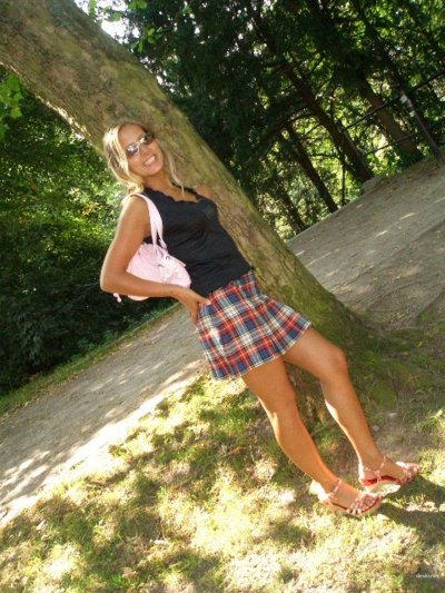 Пикантные снимки обнаженной дамы в домашней обстановке