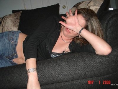 Трезвая барышня киску не держит в узде