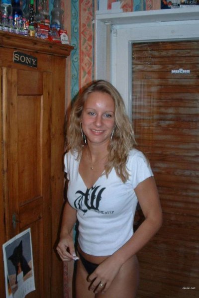 Обворожительная милашка без одежды