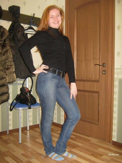 Сексуальная супруга меняет наряд после труда