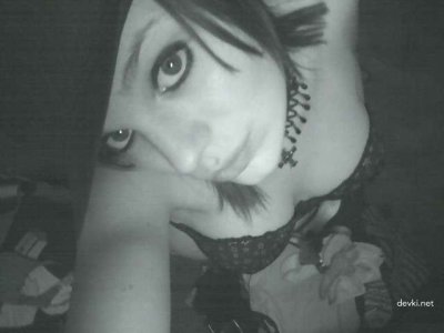 Интимные видео с участием огненной красотки