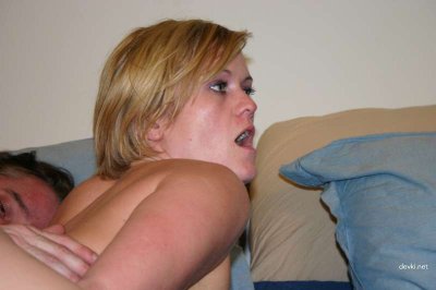 Шпилит свою кошечку в разнообразных стойках