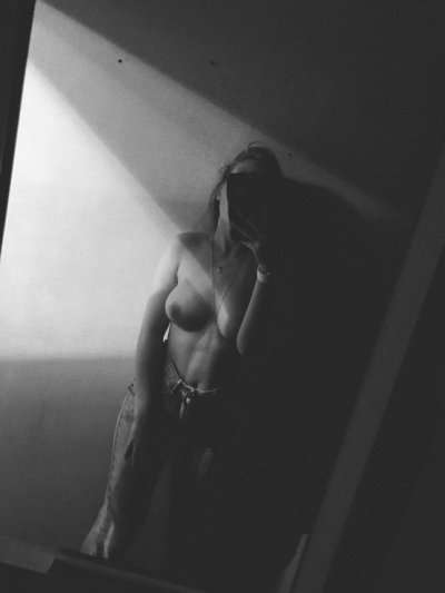 Фото красотки с роскошной грудью - горячие снимки для взрослых!