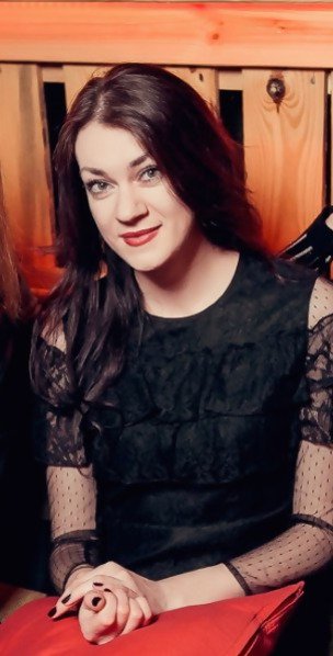 Соблазнительные снимки голой красотки с откровенным характером!