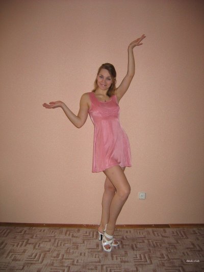 Молодая красотка с пышными формами