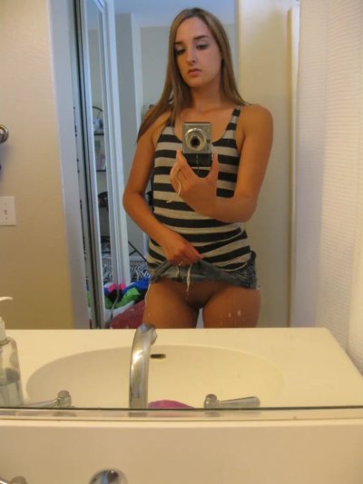 Обворожительная красотка с умопомрачительной попкой