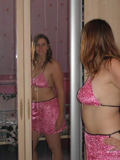 Отодрал зрелую красотку у себя в гнезде