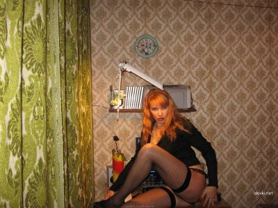 Подружка с прекрасным телом в нейлоне