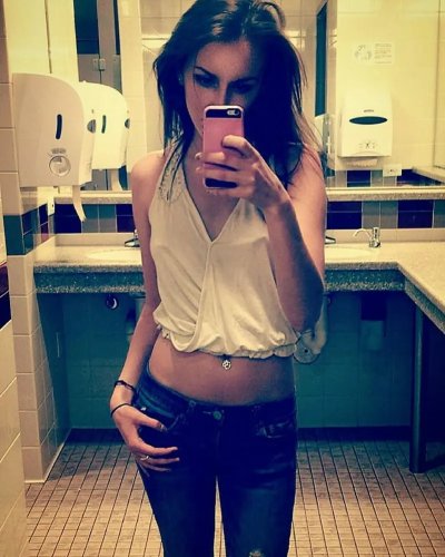 Горячая красотка с подтянутой попкой - наслаждение для глаз