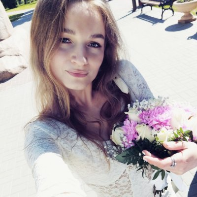 Изображения обнаженной дамы с дерзкой грудью в сети