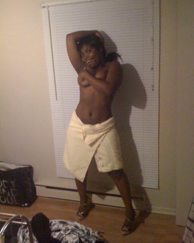 Фото частных моментов красивой афроамериканки