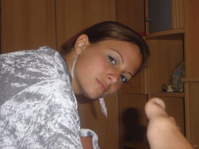 Изображения худенькой красотки без верхней одежды