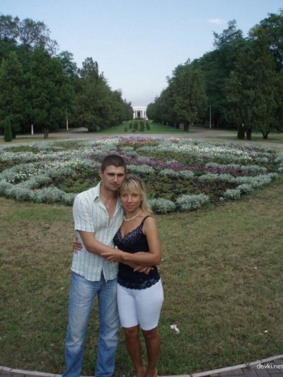 Отличный домашний секс с милфой и пышкой!