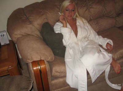 Напоенная красотка готова на всё