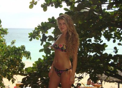 Киевская тёлка 18 лет — домашнее селфи из личной коллекции