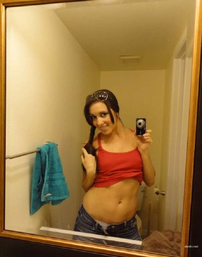 Халявные эрофотки молоденькой красотки