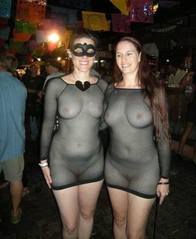 Откровенное видео: Сексуальные наряды на девушках