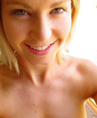 Сексуальные снимки очаровательной светловолосой дамы