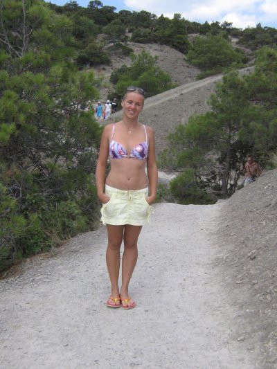 Подруга решила расслабиться на берегу