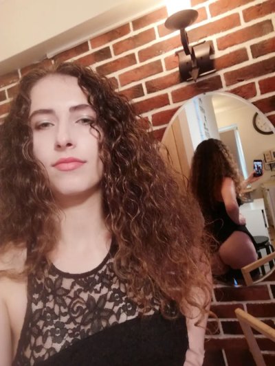 Развратная девочка в черном нижнем белье - новые фото!