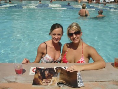 Горячая мамочка с отличной попкой