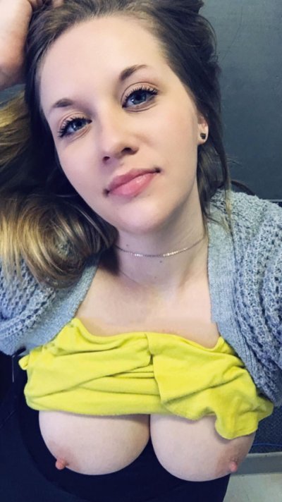 Интимные снимки смелой дамы с привлекательной задницей - не просто эротика