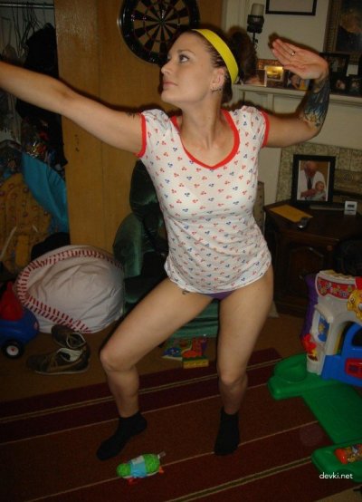 Интимные игры с дамой из США: домашние утехи